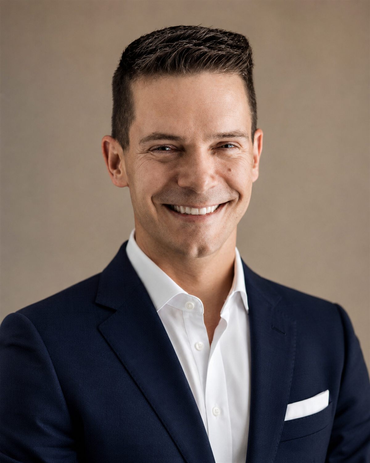 Dominik Engel, Co-Founder und CEO von LUYA'S Consulting